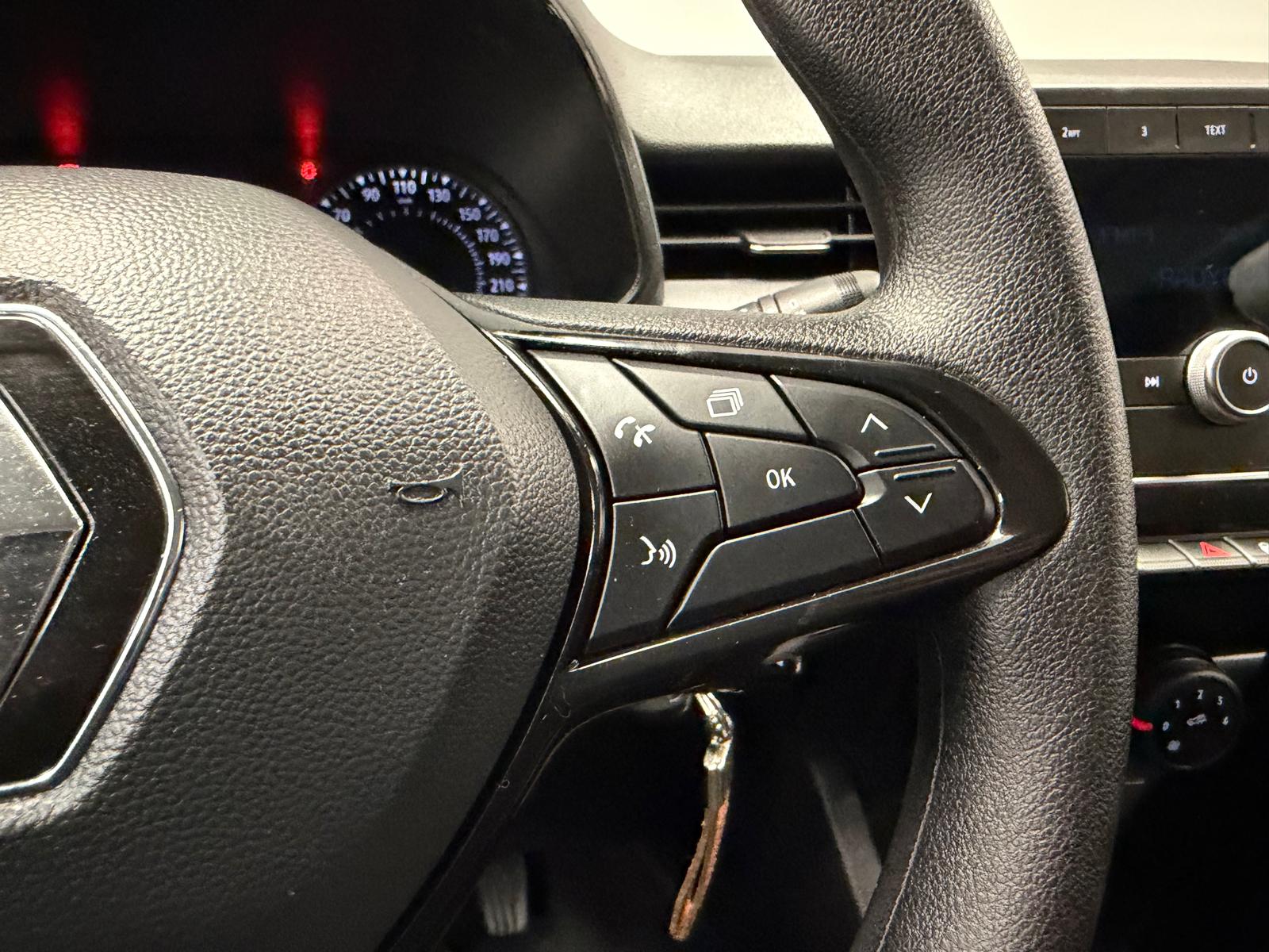 RENAULT CLIO 25